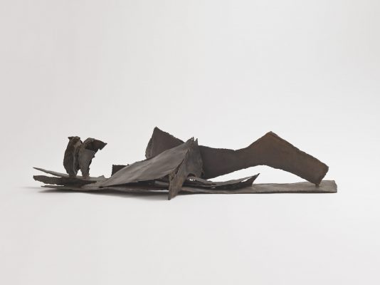 « Cheminement » sculpture en fer, 20 x 115 x 48 cm, 2021.